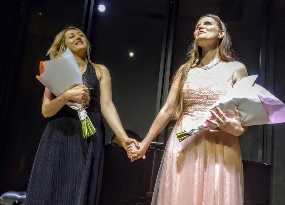 Ce concert nous offrait les chefs-d'oeuvre de l'opéra russe chantés par la grande soprano dramatique Olga-Perrier-Spodareva avec au piano, Valery Kucherenko (à gauche) Photo FC