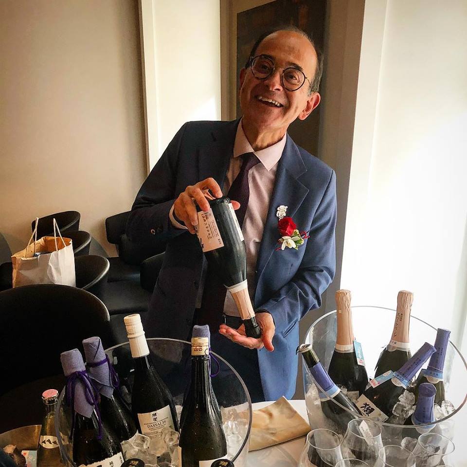 Le sommelier Manuel da Motta Veiga (ex Blue Elephant, cuisine thailandaise) est depuis 2018, l’ambassadeur de Dassai en Europe : avec le saké, on va chercher à enrober le plat pour le magnifier et le grandir. Le saké est un révélateur qui fait ressortir les saveurs du plat et le plat à son tour nous aide à sentir des nuances uniques dans les perceptions de la dégustation en bouche (interview donné à https://www.gaultmillau.com)