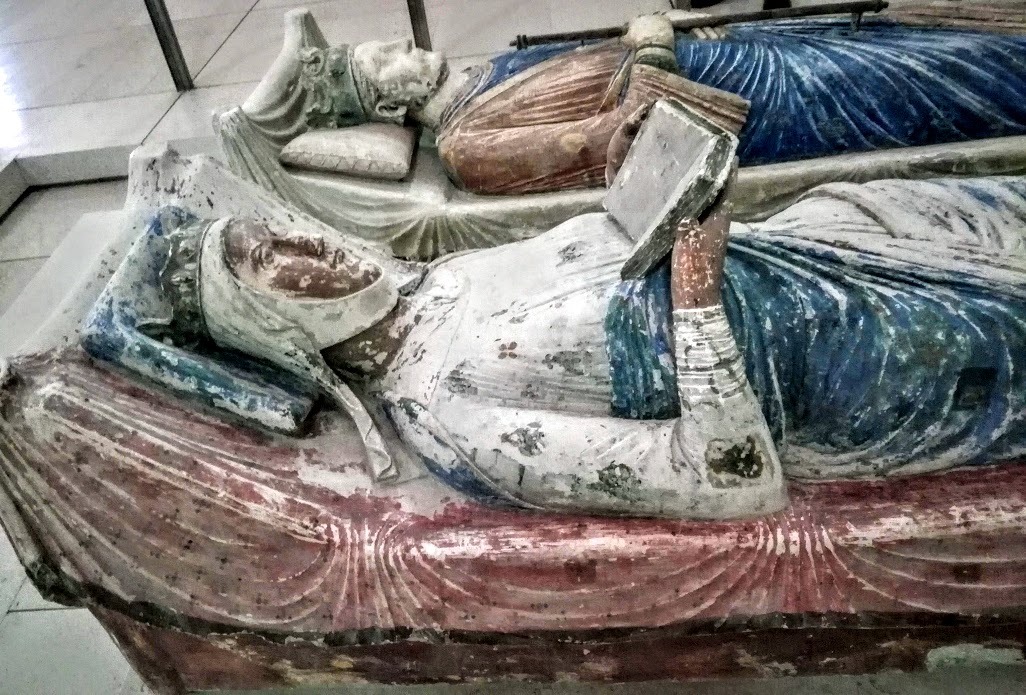 Effigies of Eleanor of Aquitaine and Henry II at Fontevraud (Photo FC)