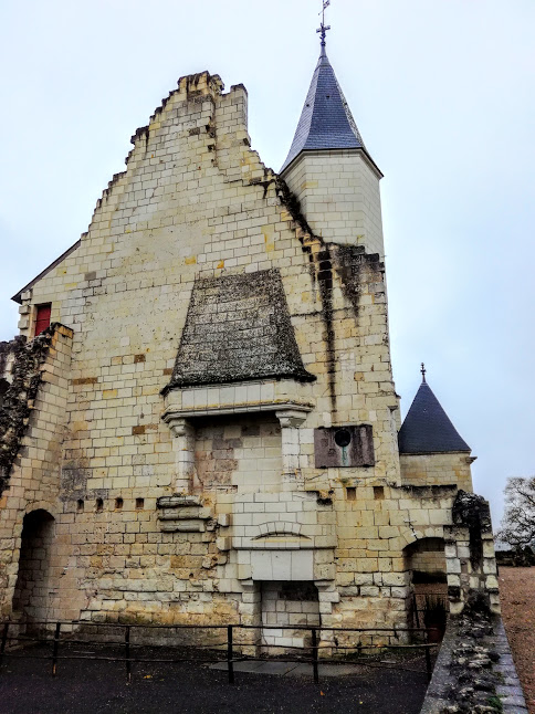 The fire place is all that is left of the great hall on the first floor where Joan of Arc was received (Photo FC)