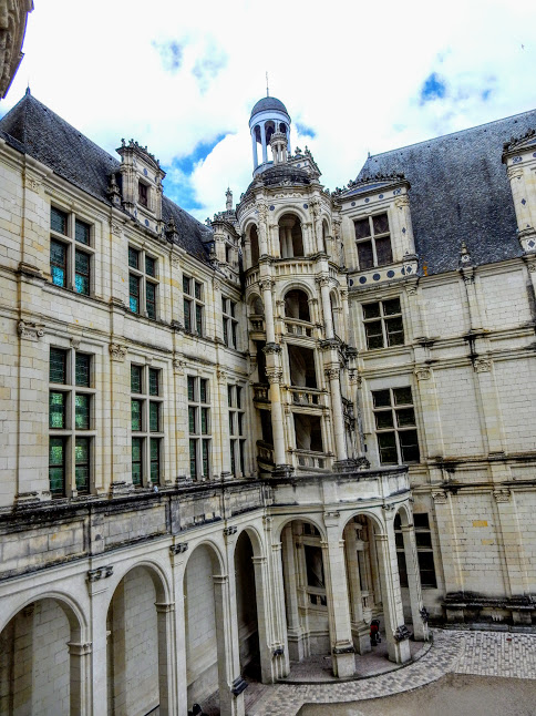 The François 1 open staircase seen from outside (Photo FC)