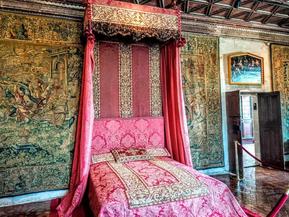 Chenonceau chambre des cinq reines le lit (Photo FC)