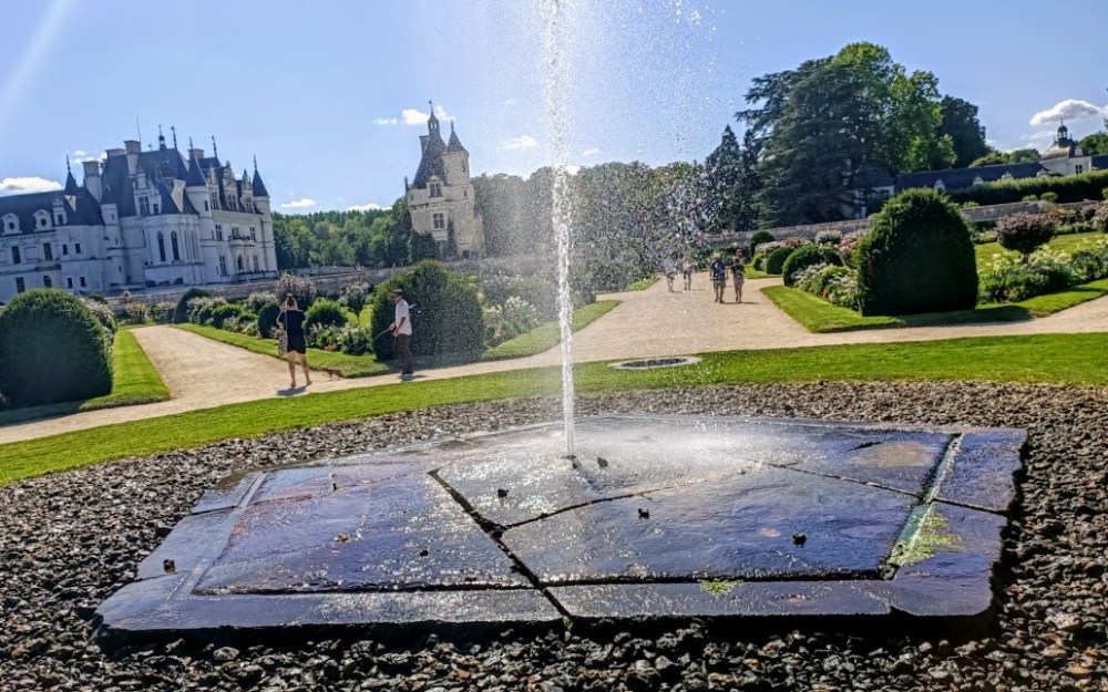 Chenonceau jardin Diane de Poitiers jet d'eau (Photo FC)