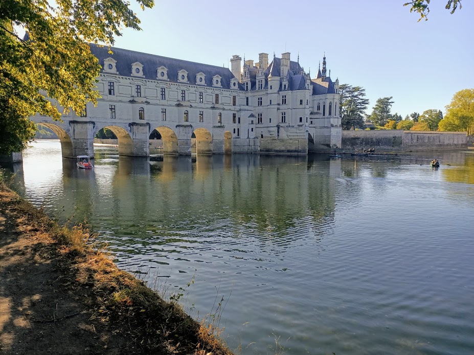 Château de Chenonceau rive gauche du Cher, lumière d'une fin de journée d'été (Photo FC)